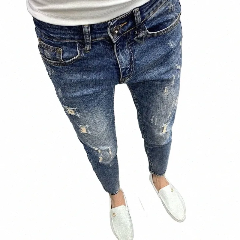 Jeans classiques de style coréen pour hommes 2023 Nouveaux jeans déchirés bleus pour hommes Fi Trendy Summer Skinny Ripped Hole Cargo Pantalon 75rC #