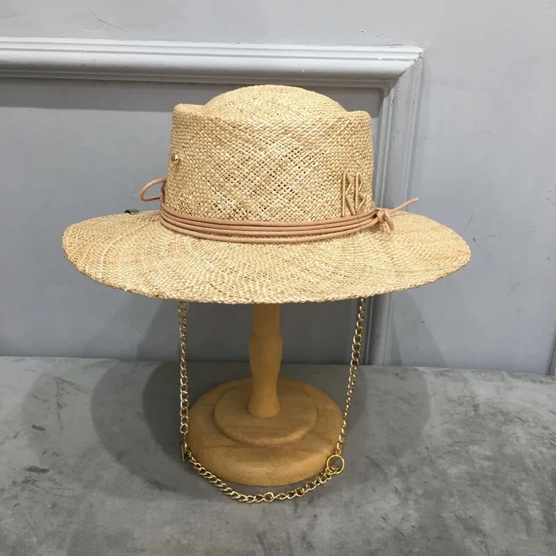 Chegada chapéu de palha de ráfia para mulheres com letra e corrente Aba larga Floppy Sun Hat Verão Chapéus Lady Beach Cap 240320