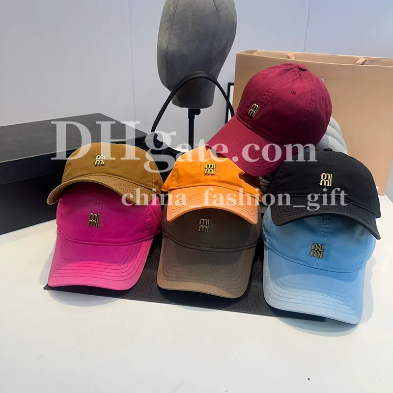 豪華なキャップユニセックス野球キャップデザイナーキャンディーカラーハットゴールデンレターハットハットキャスケットボールキャップ旅行カップルハットサマーサン保護帽子