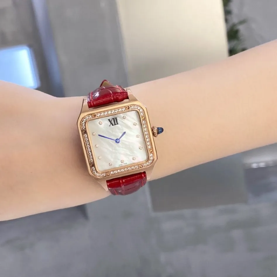 Lyxmärke Santos Womens Watchs Advanced Gift Ladies Watch for Women 32x43x7mm Ultra Thin Quartz Watch With Diamonds Natural Gem251e