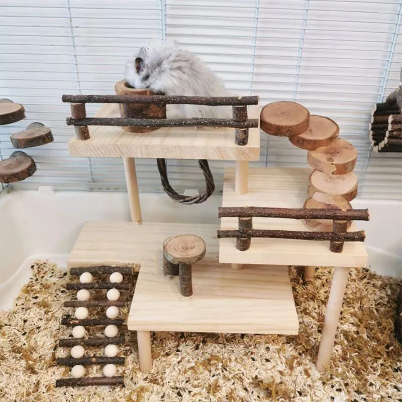 Andra fågelförsörjningar Trähamsterplattform med staket Klättringsstege 3-Tier Guinea Pig Playground Tray Activity Toy for Gerbil