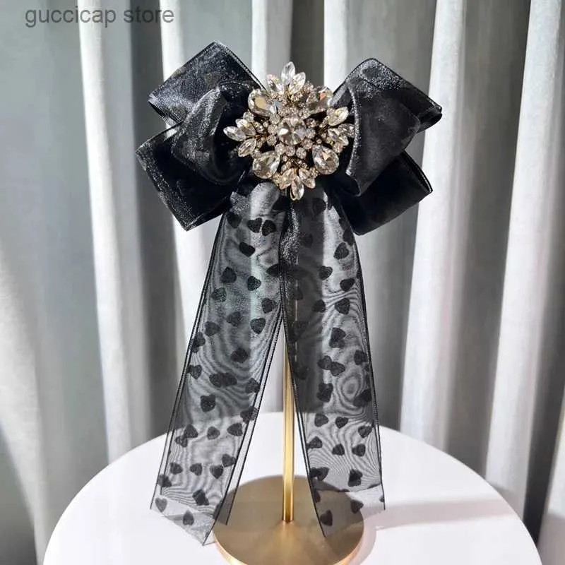 Bow Ties Koreańska moda Nowa mała pachnące feng shui diamond duży muszka damska letnia czarna koszulka klatki piersiowej akcesoria Y240329