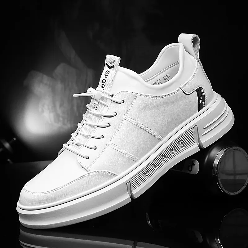 Stövlar mode män casual sneakers 2022 läder mikrofiber vit svart vulkaniserade skor snörning sporter skor man gratis frakt