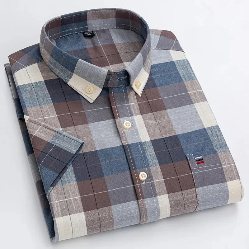 Plusowe rozmiar 6xl7xl męskie koszule Oxford Pionowe paski Pionowe Krótkie rękawie StandardFit Lose Plaid Solid Soft Cotton Man Shirt 240328