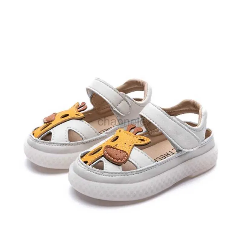 Sandali Scarpe da bambino in vera pelle Modello giraffa carino Sandali da bambino per ragazze Sandali da bambino antiscivolo con punta chiusa Estate 240329