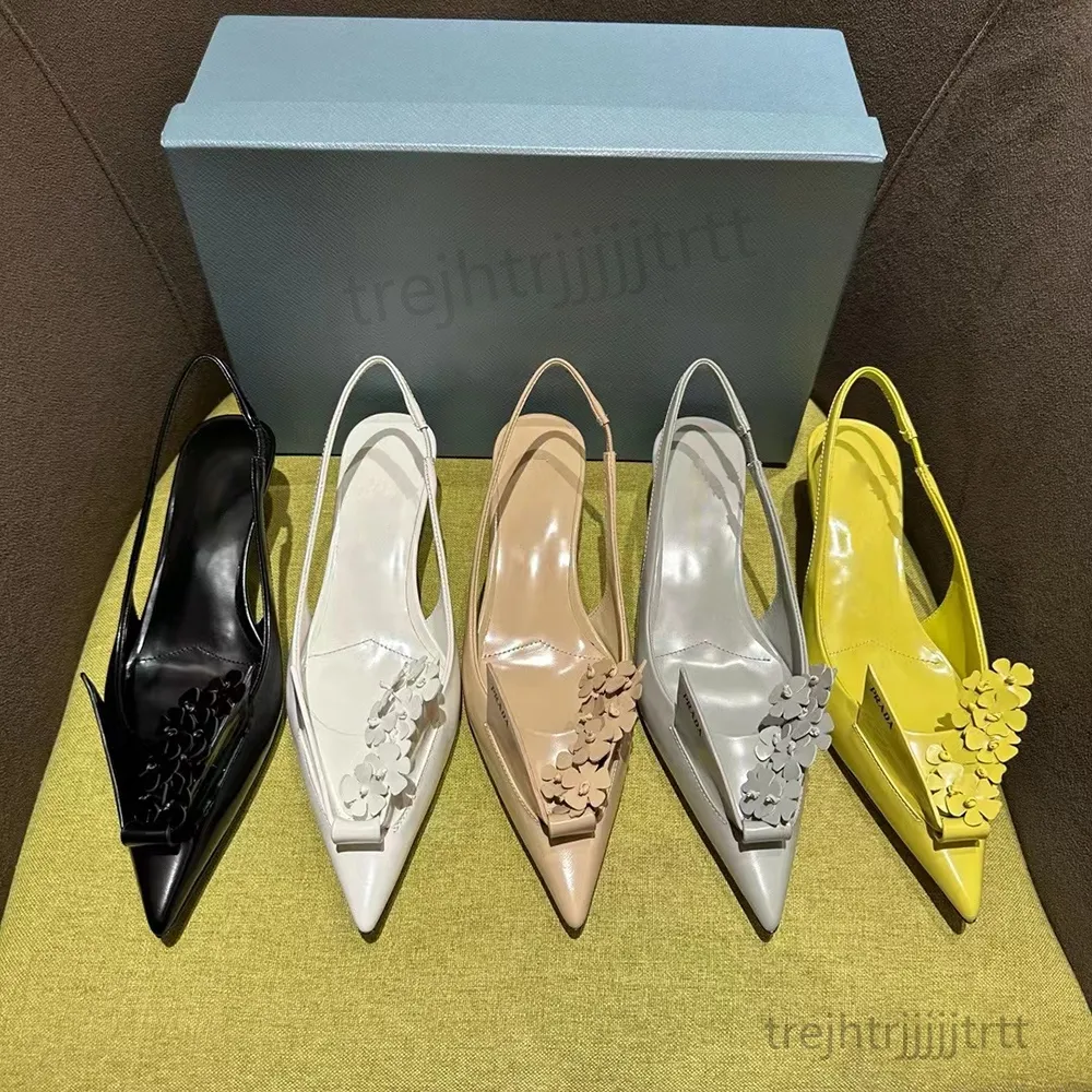 Slingback مدببة إصبع القدم القاتل القاتل الصنادل اللباس المصقول البقر البقر اوريغامي زهرة الحفل المسائي أحذية مصممة فاخرة للسيدات