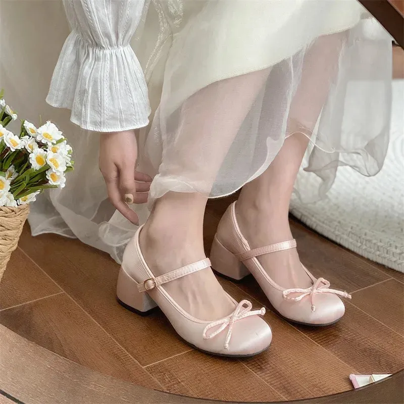 Women Ballet Pumps Lolita Mary Jane Ladies y Heel Bowknot Shallow Sandals Female Cute Sweet Round Toe College Girl Shoes 240320