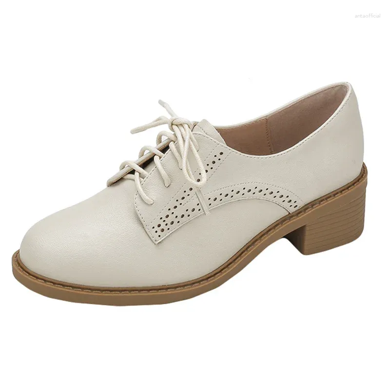 Sapatos de vestido Mulheres Bombas Rasas Brogue Vintage Salto Chunky Corte Estilo Britânico Feminino Lace Up Moda Elegante Senhoras Mocassins