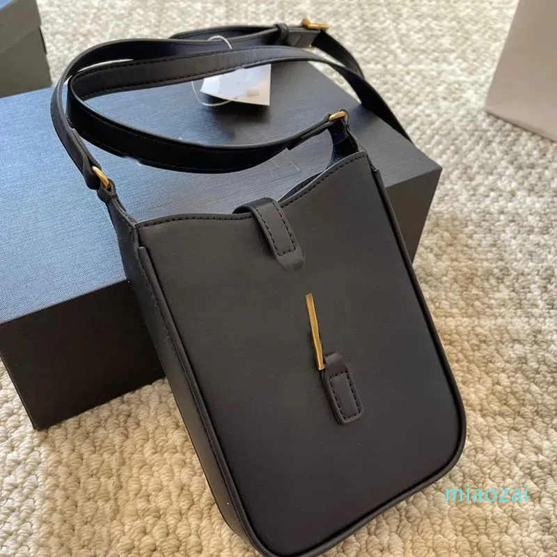 Borsa a tracolla Borsa per cellulare Borsa a tracolla di design Hardware dorato Accessori per lettere Tasca interna in vera pelle di vacchetta Custodia a portafoglio di alta qualità