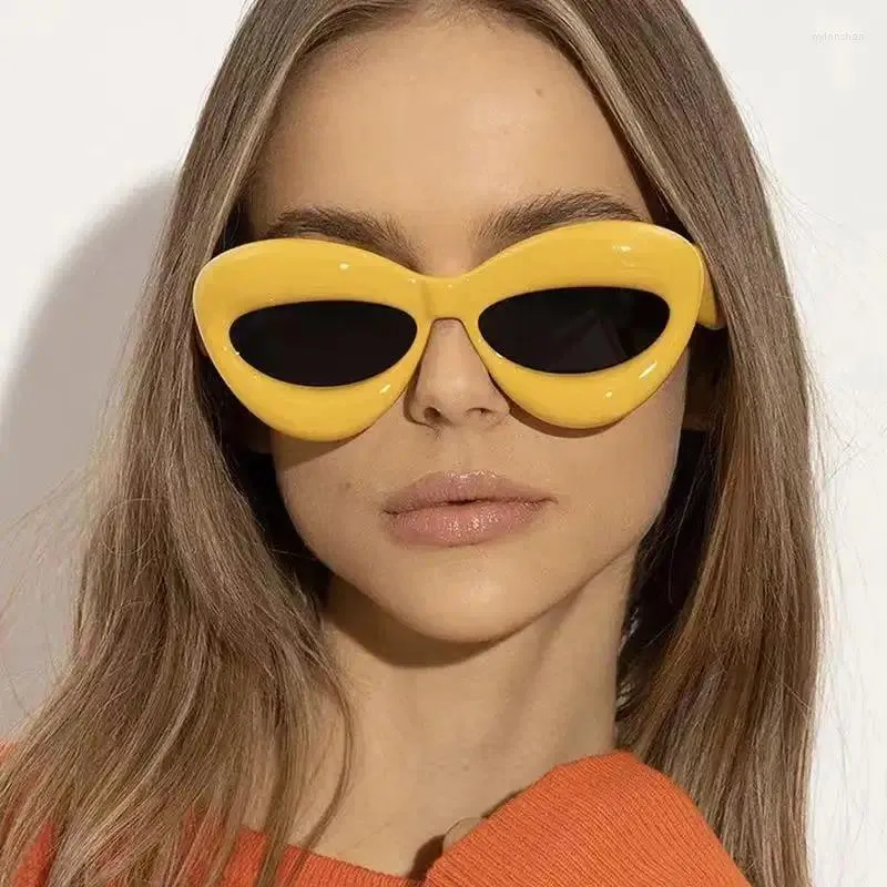 Solglasögon 2024 Retro godisfärg sexig läpp för kvinnor gul blå gradient solglasögon män punk hiphop nyanser