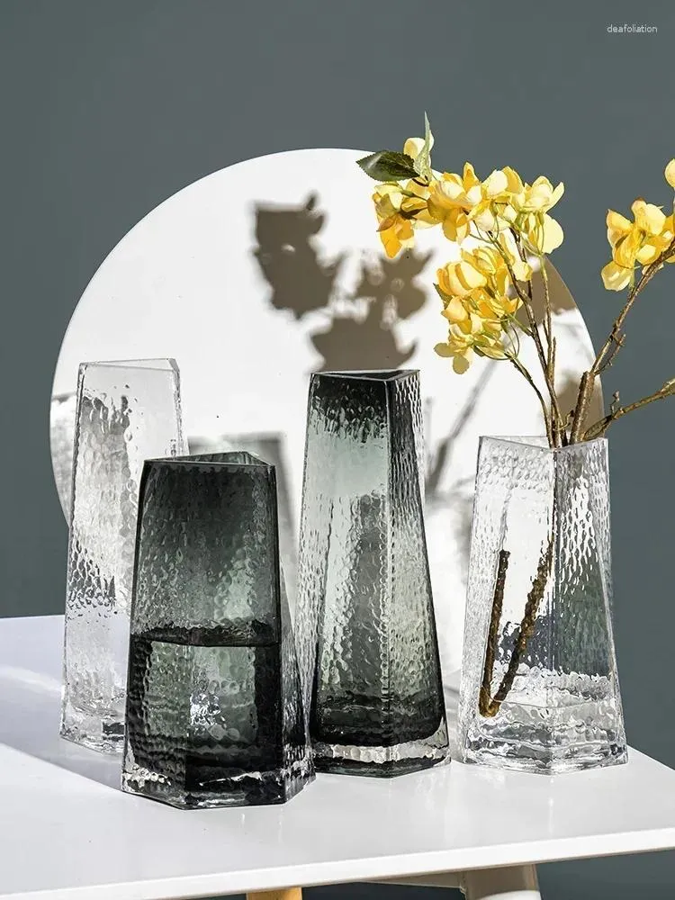 Vases Creative triangulaire bouche modèle froid vase en verre lumière de luxe style européen bureau café salon avec fleurs séchées