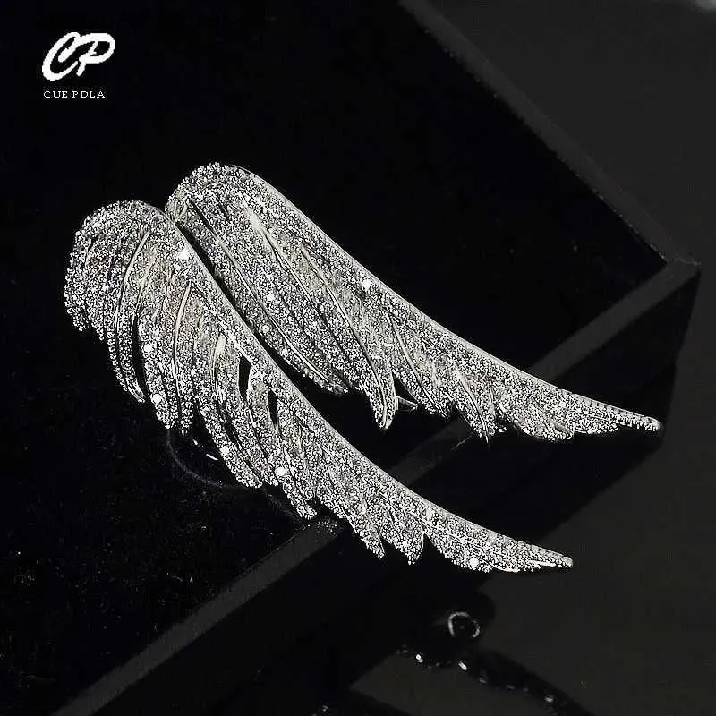 Pins Broschen Exquisite und elegante Engelsflügel weibliche Federbrosche Temperament mit Zubehör Anzug Mantel Pin Schnalle Y240329