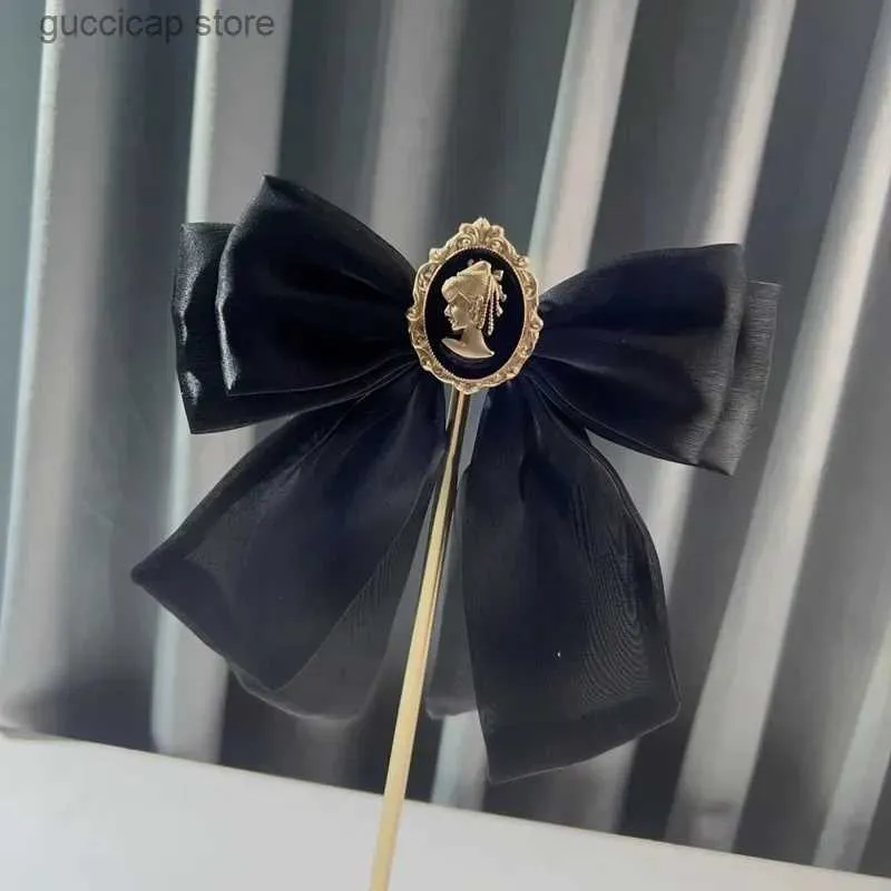 Bow Ties Womens Bow cravate français rétro beauté tête lolita de style courrier européen et américain Brooch costume chemise accessoire collier fleur y240329