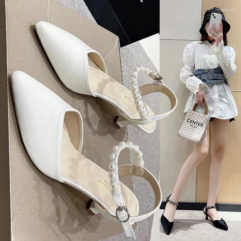 Sapatos de vestido apontou sandálias de salto médio 2024 verão mulheres luxo elegante festa coreana sapato preto designer