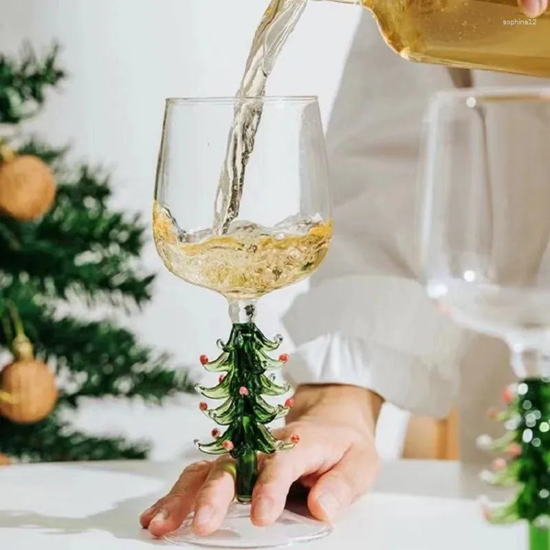 Vinglas med julfärgad glas cocktail champagne sparlking träd röd bägare xmas gåva