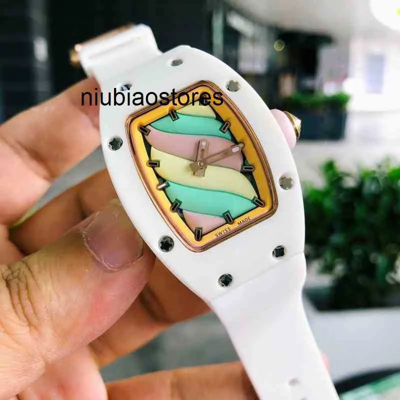 Bomullsmekanisk affärsgodis automatisk klocka personlighet liten fatformad gummi lysande klocka designer vattentäta armbandsur