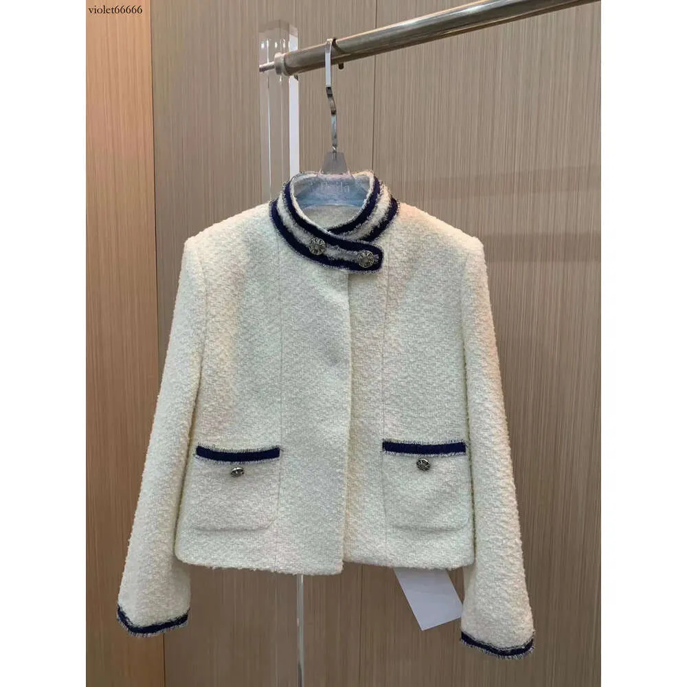 Giacca cardigan da socialite di design in cashmere di alta qualità, elegante, girocollo, con tasche grandi e bottoni