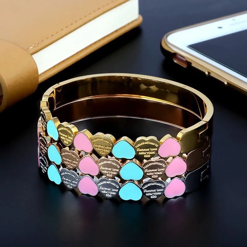 bracelet de luxe bracelet en or 14 carats bracelets pour femmes noms personnalisés Bracelets en acier inoxydable bijoux personnalisés mode amour coeur cadeaux d'anniversaire Pulsera Mujer