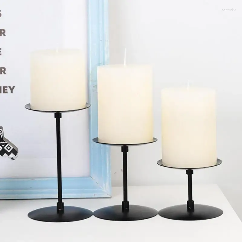Держатели свечей черно -железной держатель декоративный столб Пьедестал стенд для свечей 3pcs свечи