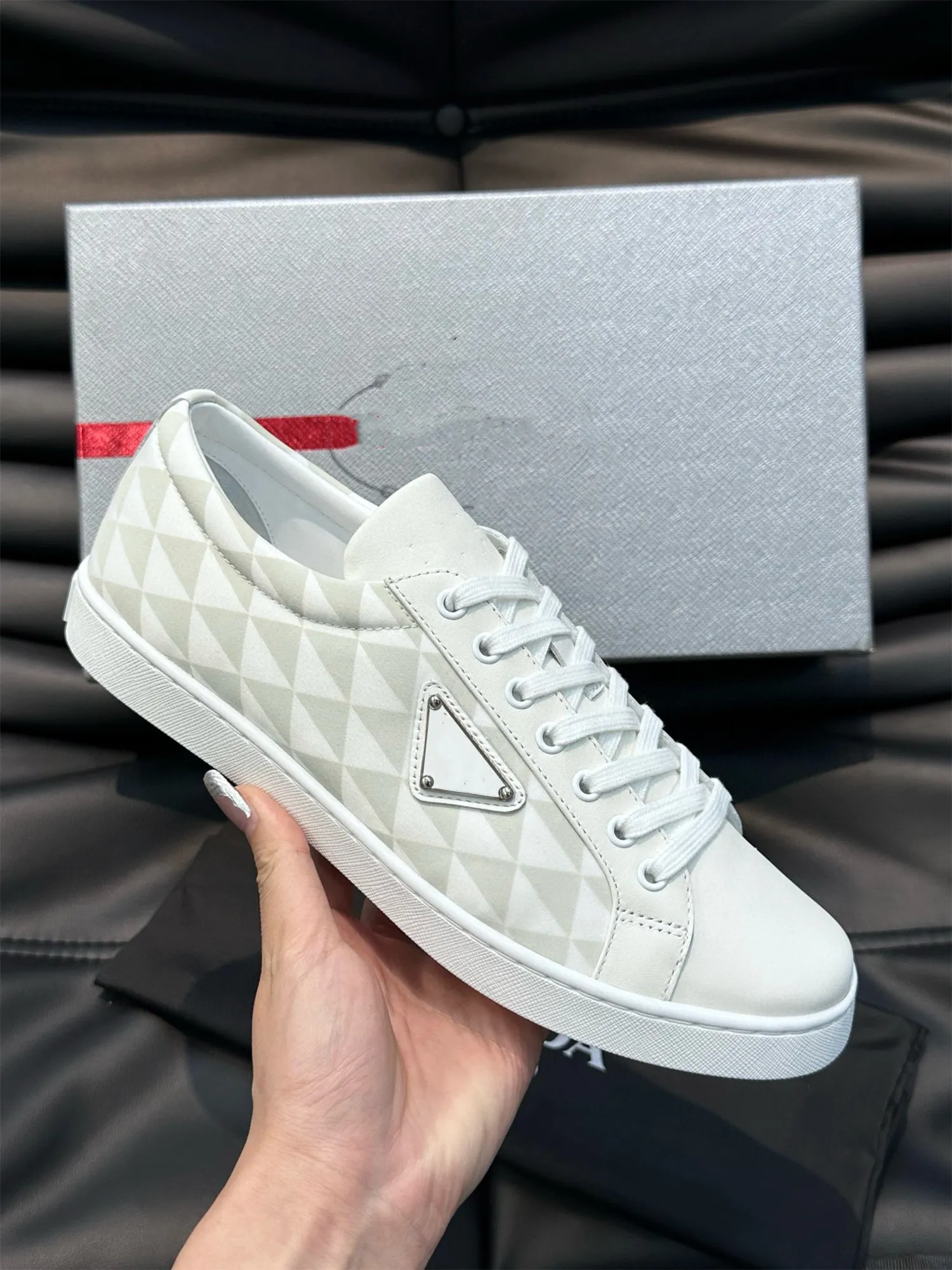 Nouvelles chaussures de créateurs Chaussures de sport en métal émaillé Hommes Blanc Cuir brossé Blanc Noir Chaussure de sport Homme Super Qualité Casual Marche Skate Chaussure EU38-45 Boîte d'origine