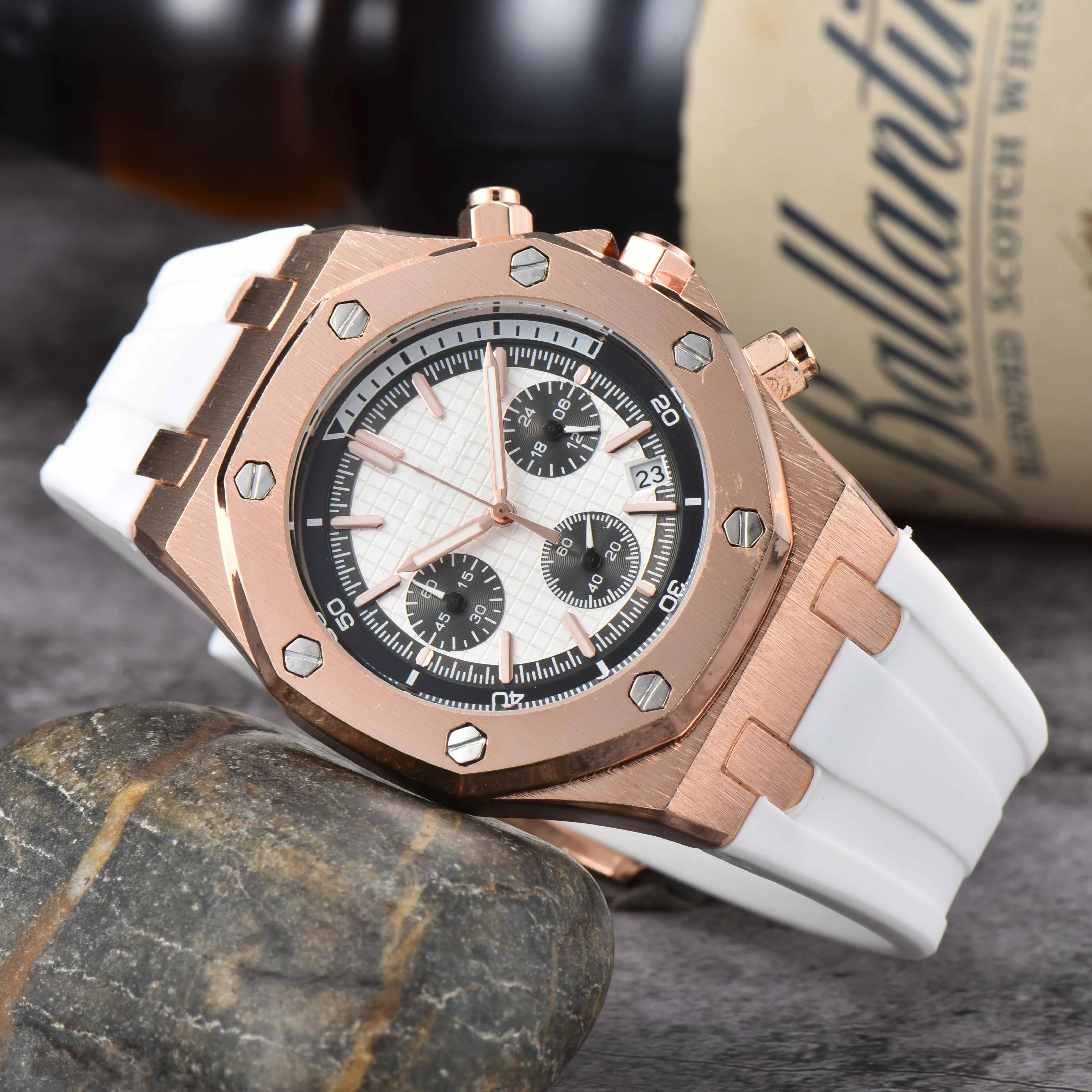 Watches High Quality Business Fashion Watch 42mm Classic Rubber High-kvalitet Designer Men's Classic Sapphire Dial Full Function Waterproof Quartz Watch