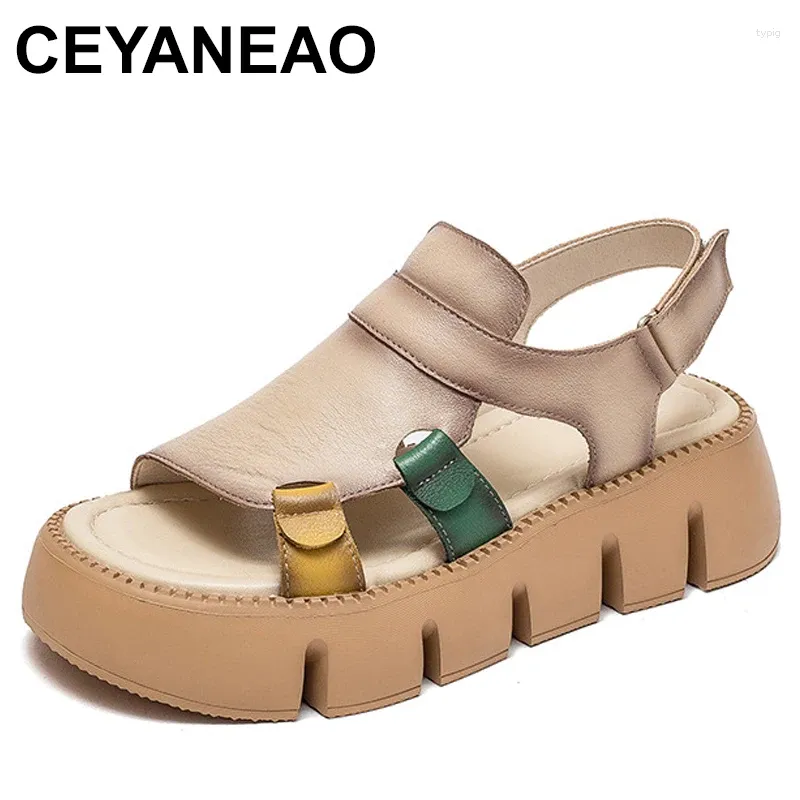 Scarpe eleganti Sandali fatti a mano in vera pelle da donna Designer di lusso con zeppa con gancio e anello con zeppa casual estiva