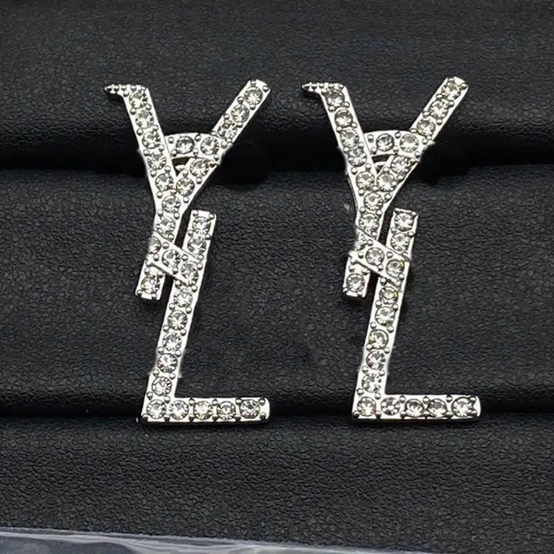 Luksusowe projektantki kolczyki stadnonośne dla kobiet w zawieszanie biżuterii Diamond Złoty Srebrny kolczyk List Y Party Stude
