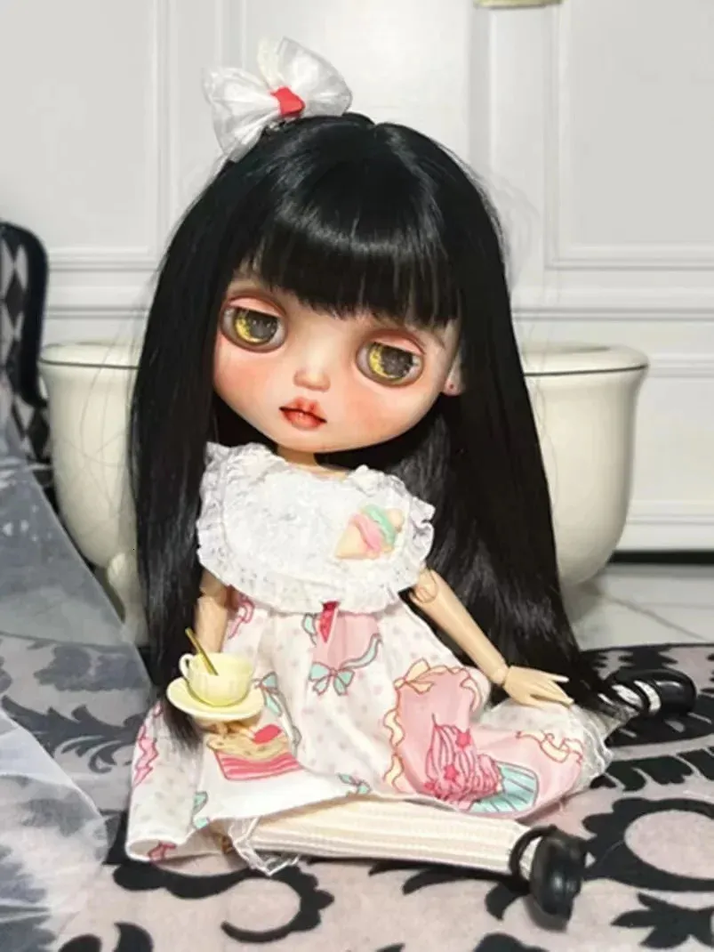 Robe de poupée avec chaussettes blanches, OB24 OB22, adaptée aux 16 poupées Blythes, vêtements de poupée à faire soi-même, 240315