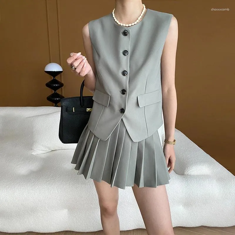 Vestido de duas peças francês elegante saia ternos moda feminina sem mangas blazer colete com mini saias plissadas 2 peças conjunto feminino high street y2k