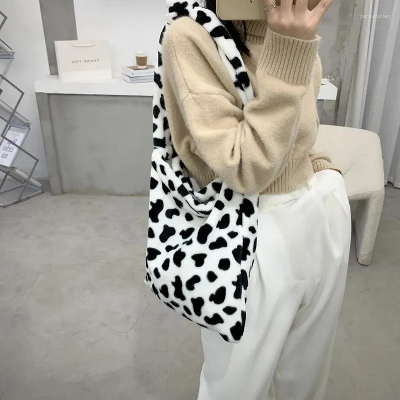 DHgate Womens Winter Furry Handbag Large Cow Pattern Shoulder Messenger Bag Soft Plush Travel Tote Bags Luggage Accessories
