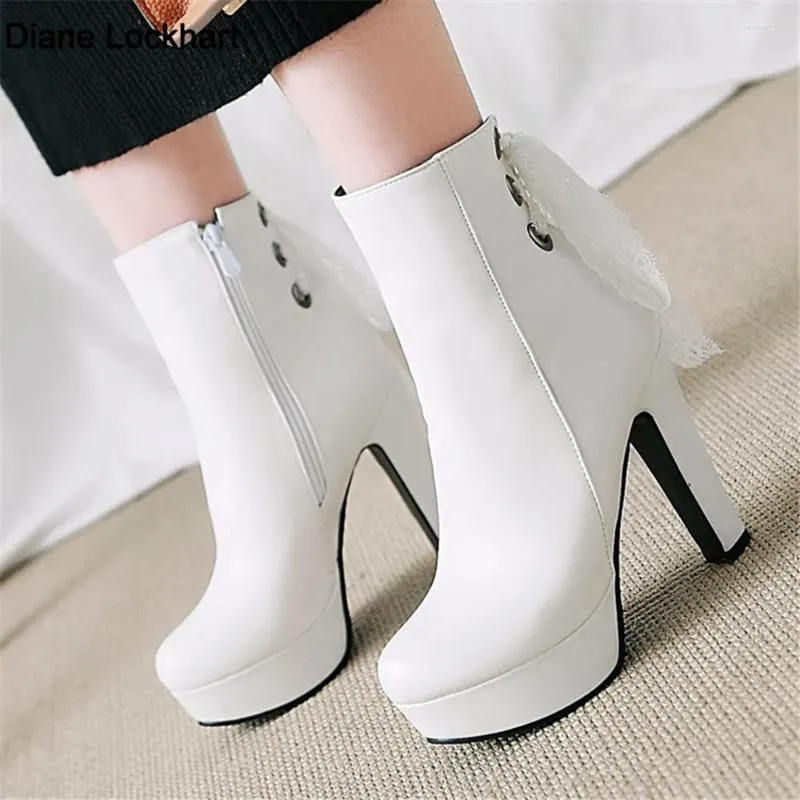 Boots Elegant Short Boats Chaussures pour femmes automne d'hiver pour femmes plate-forme de cheville douce en dentelle noire blanche talon