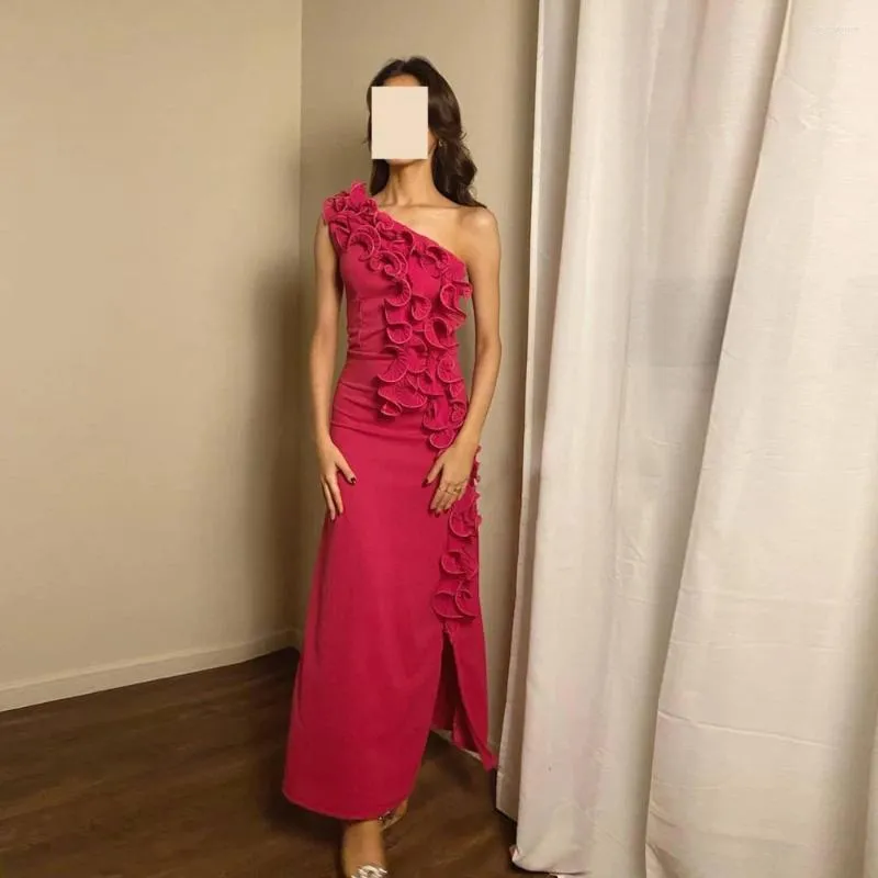 Robes de soirée Rosella rouge une épaule femmes événements spéciaux robe longueur de plancher volants sirène côté fendu soirée saoudienne 2024