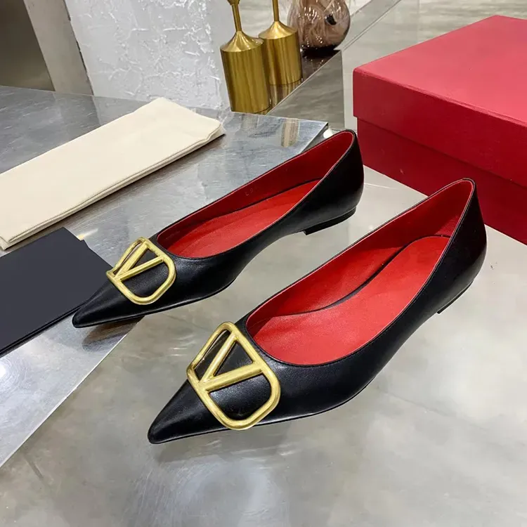 Designer Luxury Pumps Women High Heel Pointed Shoes Classic Metal V-Buckle Nude Black Red Matte Thin Heels Women Wedding Shoes