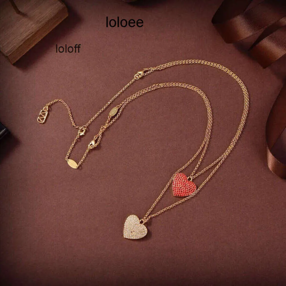 Various Personalized Pendant Necklace letters V jewelry Necklace Women Valentinolies men Gift AH1b