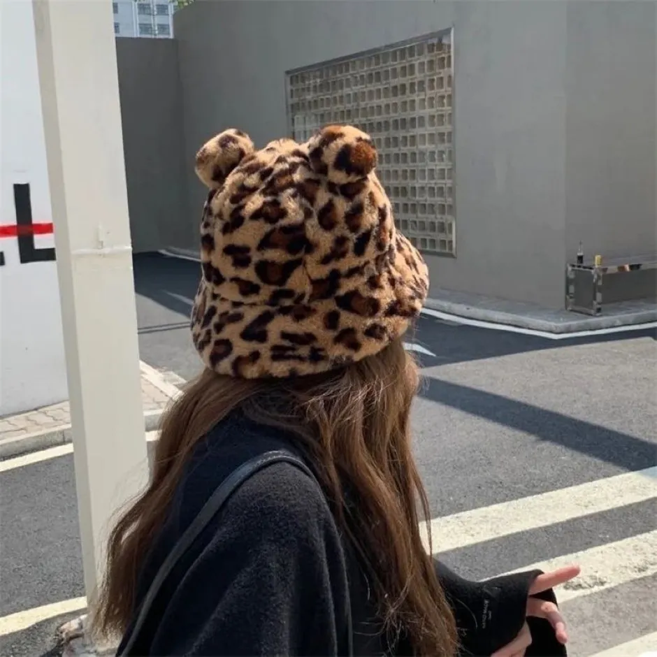 Ampla borda chapéus balde chapéus inverno moda bonito leopardo impressão urso orelha balde chapéu feminino grosso quente pele do falso pescador chapéu ao ar livre p195g