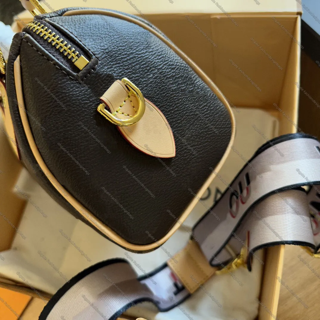 Bandouliere bag sales