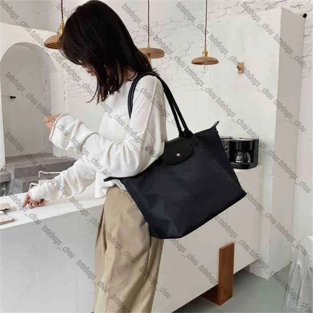 2024 High quality wholesale horse Handbags Large Big Bag Capacity %90 Off Wholesale and Cloth Shoulder sac Size Beach Tote bag Designer Nylon Purses Shopping tasche