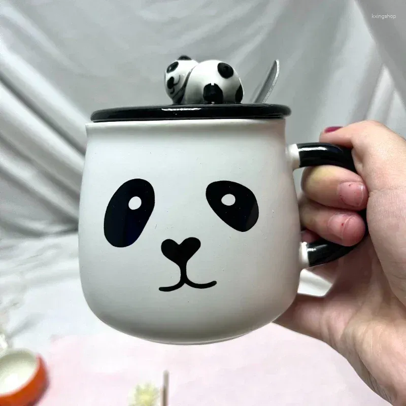 Кружки креативная керамическая чашка с изображением панды, термостойкая милая мультяшная кружка для завтрака с крышкой, ложка, подарок на день рождения для пары