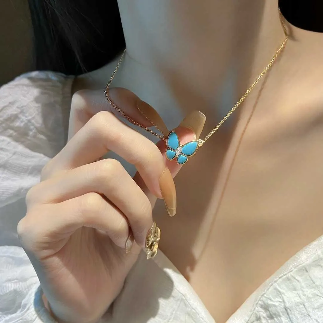 Designer Brand Gloden Van 925 Pure Silver Sky Blue Butterfly Necklace For Womens Instagram Samma avancerade benkedja i benbenet