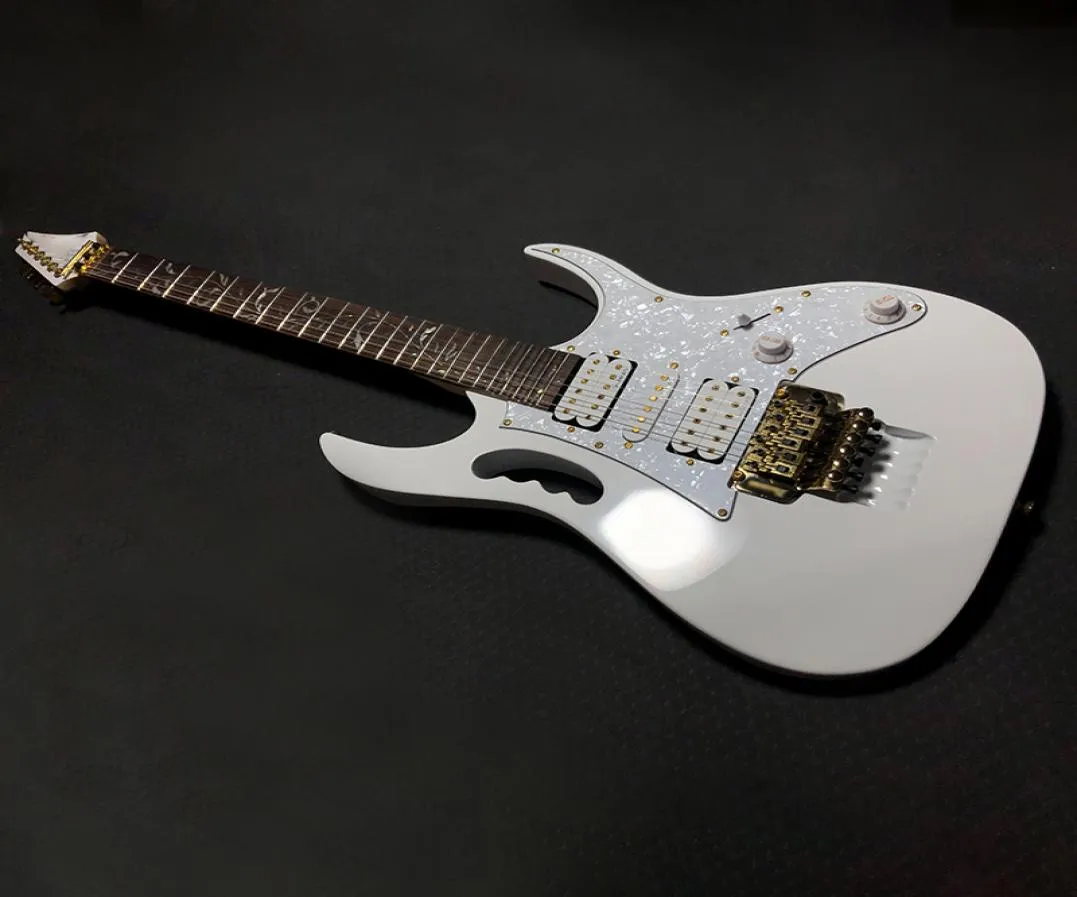 JEM 7V WH Steve Vai chitarra elettrica 24 tasti doppia chiusura Corpo in tiglio Manico in acero hardware bianco nero oro Fingerboar smerlato1602069