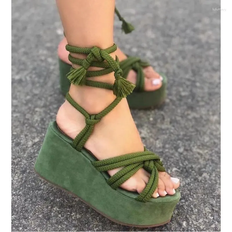 Sandaler 2024 Summer Platform Wedge for Women Fashion Round Toe Cross Bund Höjd Öka Femme Sandal Plus Size 43