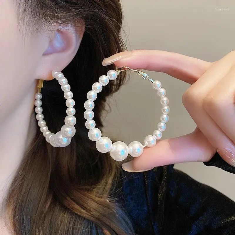 Boucles d'oreilles créoles de 5CM pour femmes, grandes boucles d'oreilles circulaires irrégulières en perles blanches, tendance coréenne surdimensionnée, 2024