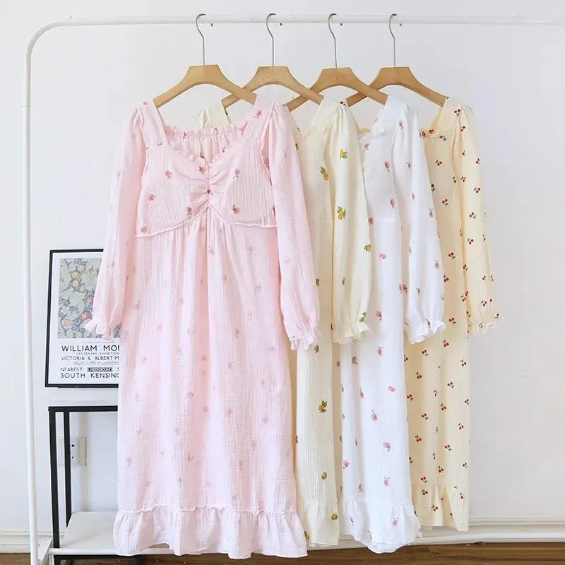 Vêtements de nuit pour femmes imprimés de style féerique en coton printemps et automne robe de pyjama à manches longues avec coussinet de poitrine doux mignon vêtements de maison chemise de nuit