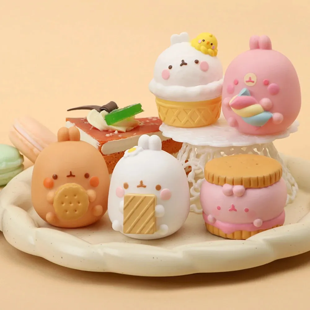 Aven Rabbit Molang Snack Time Series Blind Box Toy Surpresa Cute Model Girl Regalo di compleanno 240325