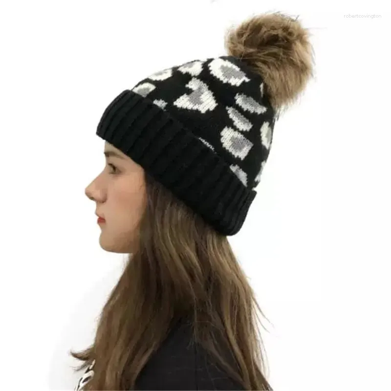 Basker Autumn Winter Tjocka hattar Solid Color Leopard Print Wool Ball Faux Fur Pom Knit Hat Skull Cap Cuff Warm Beanie