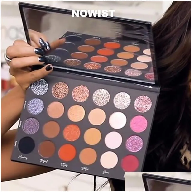 Eye Shadow Tati Beauty Eyeshadow Powder Christmas Gifts 24 Color Shimmer Matte Glitter Lastingtextured Palette26658182529 Drop Deliv Ote1M