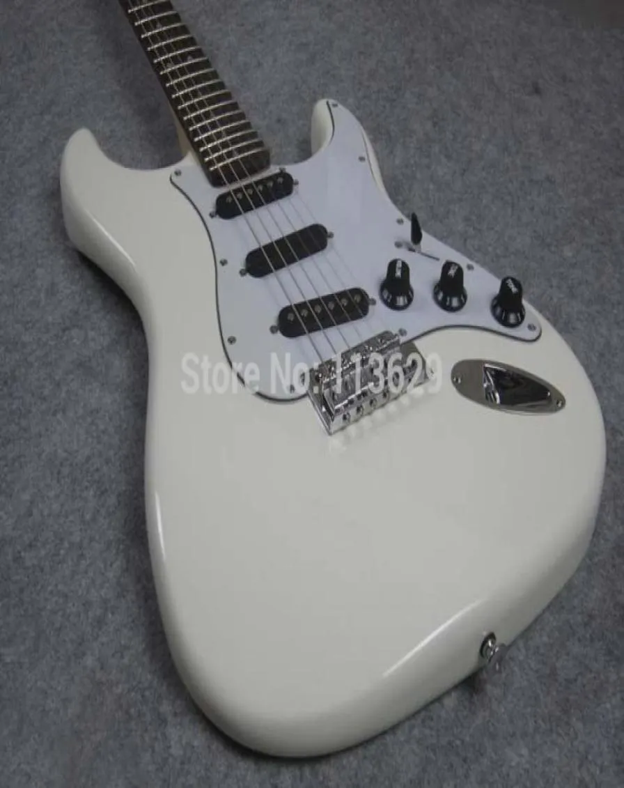 Custom Shop Artiste Signature Guitare Ritchie Blackmore Années 70 Gris Blanc Guitare Électrique Touche Festonnée 3 Boulon Manche Joint7416437