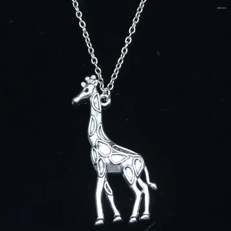 Chaînes 20pcs Collier de mode 53x23mm Girafe Cerf Pendentifs Court Long Femmes Hommes Colar Cadeau Bijoux Tour de Cou