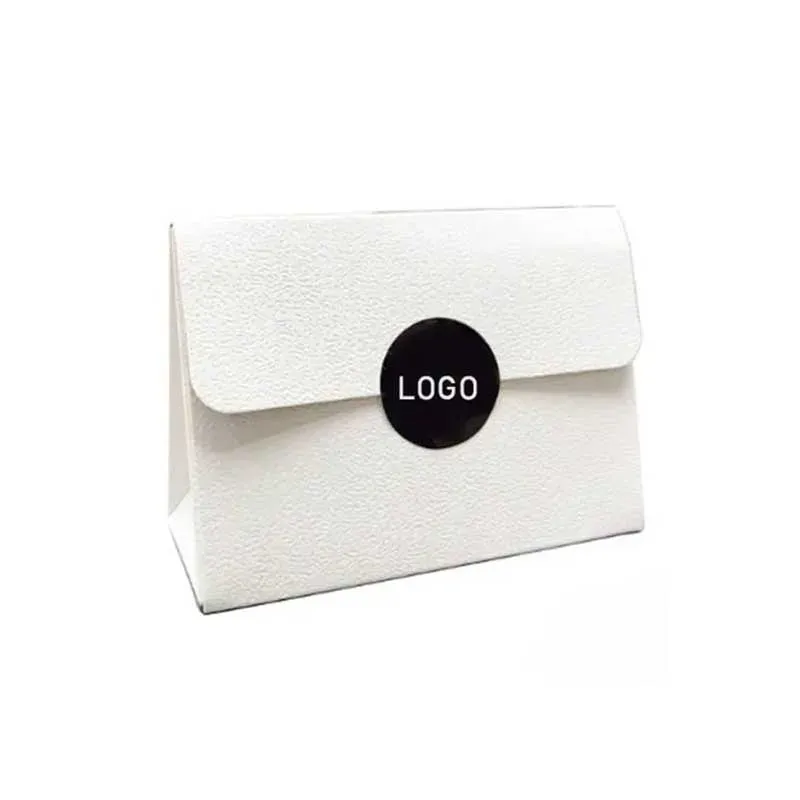 Affichage 30/50 / 100pcs Small Mini Gift Paperbag Souche avec des autocollants pour le charme Collier Rague d'oreille Compatible avec les bijoux de marque
