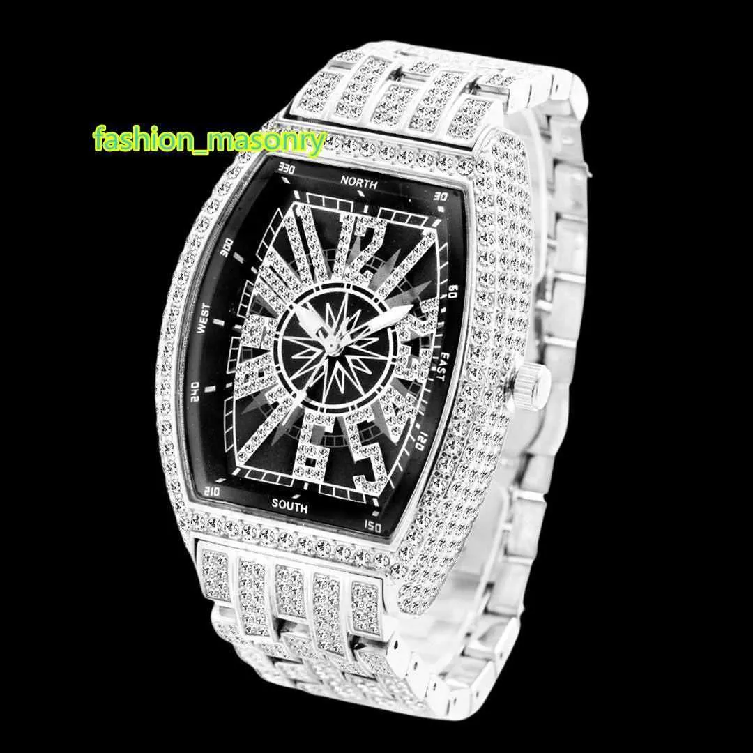 Prix d'usine accrocheur conception automatique montre-bracelet Moissanite diamant clouté hommes Hip Hop montre